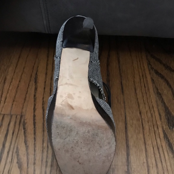 Stuart Weitzman Openshut Tweed Inca Linen Booties - Picture 5 of 5